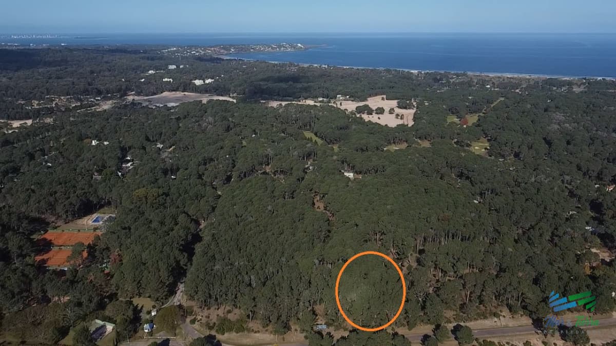 Venta de terreno en Club del lago Punta Ballena