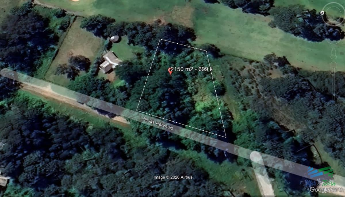 Venta de terreno de 2500 m2 en Barrio Golf Punta del Este