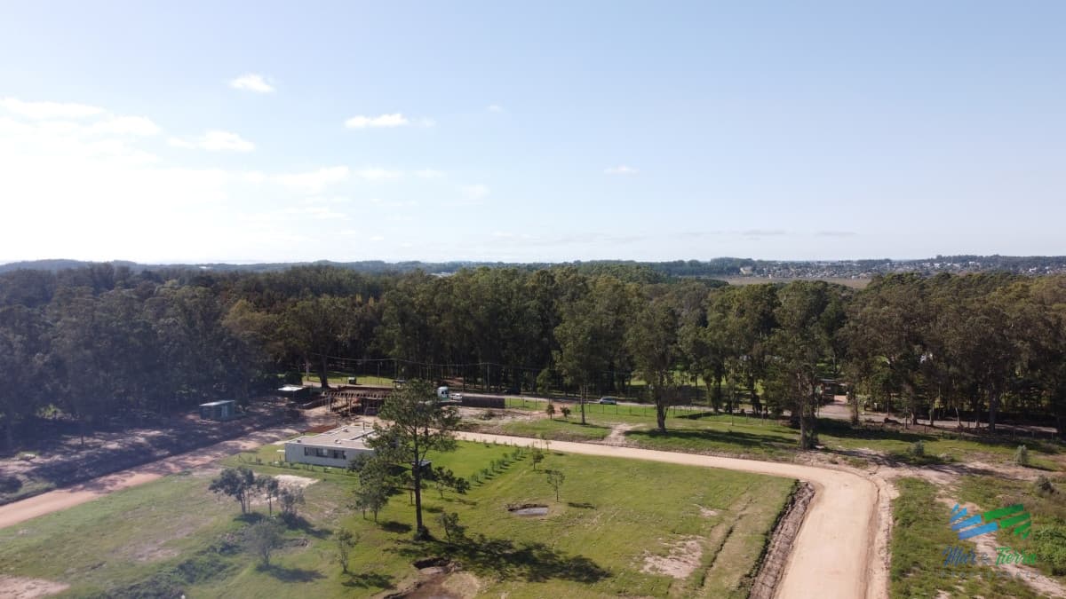 Oportunidad terrenos en Barrio Privado La Jacinta playa Mansa Punta del Este Maldonado