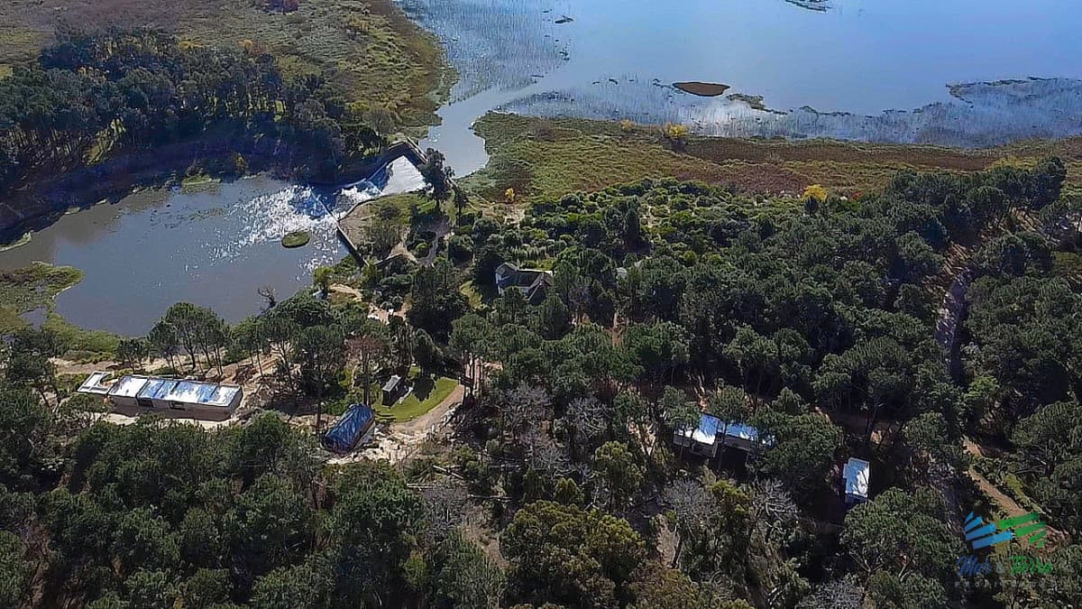 Venta de terreno de 1494 m2 en club del lago Punta Ballena