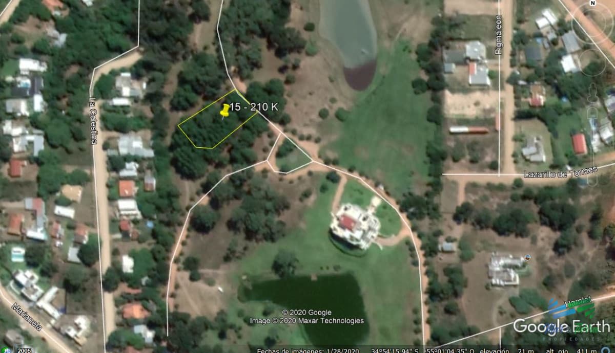 Venta de terreno en playa mansa con entorno de campo proximo a Punta del Este
