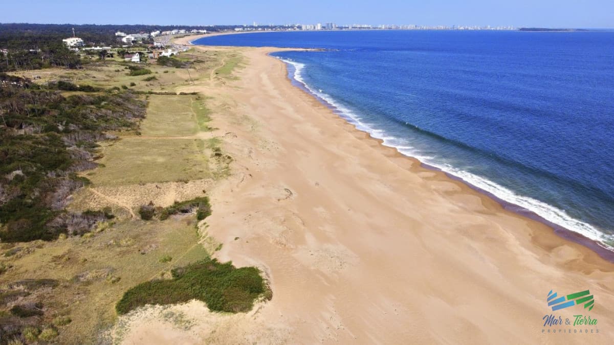 Venta terreno primera linea Playa Mansa