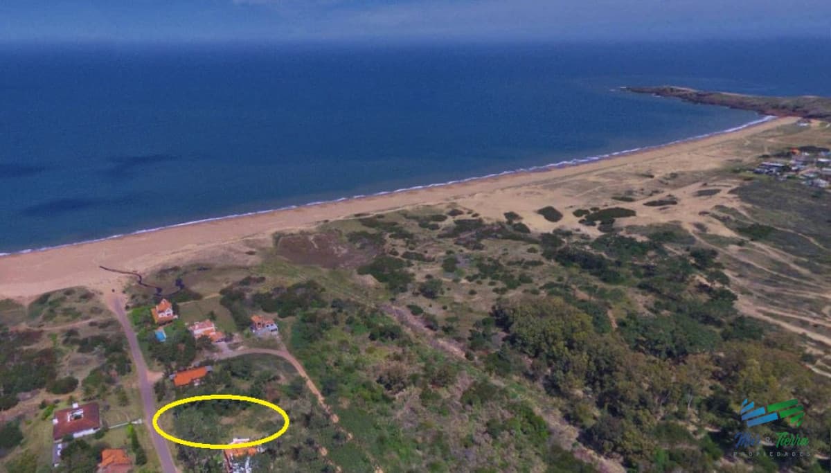 Venta de terreno a 50 metros de playa Mansa