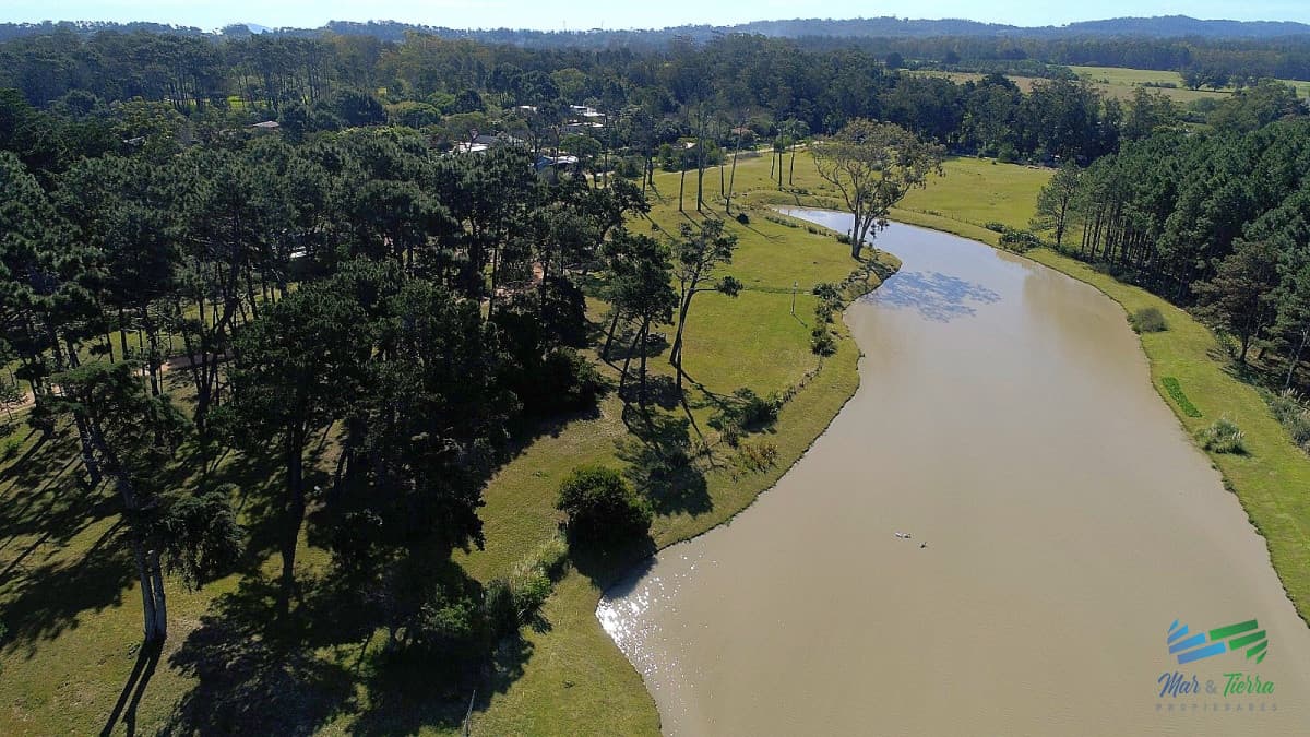 Venta de terreno de 995 m2 en playa Mansa pada 2 punra del este
