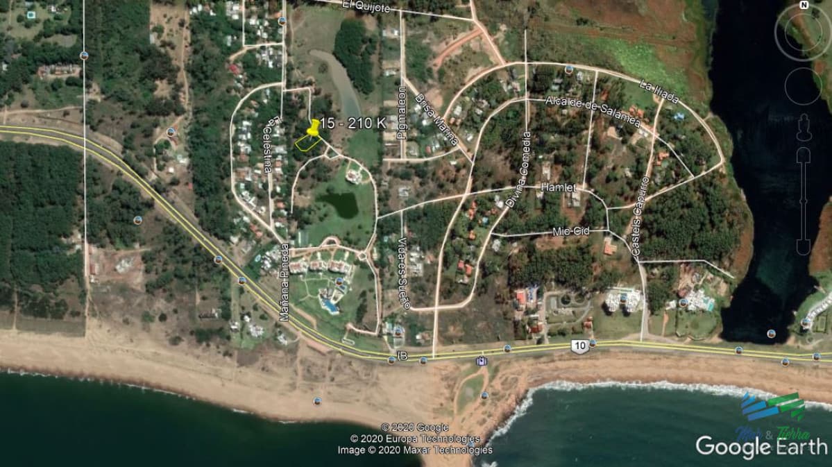 Venta de terreno en playa mansa con entorno de campo proximo a Punta del Este