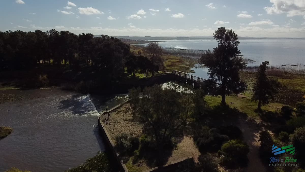Venta de terreno de 1.514 m2 en club del lago cerca de la laguna