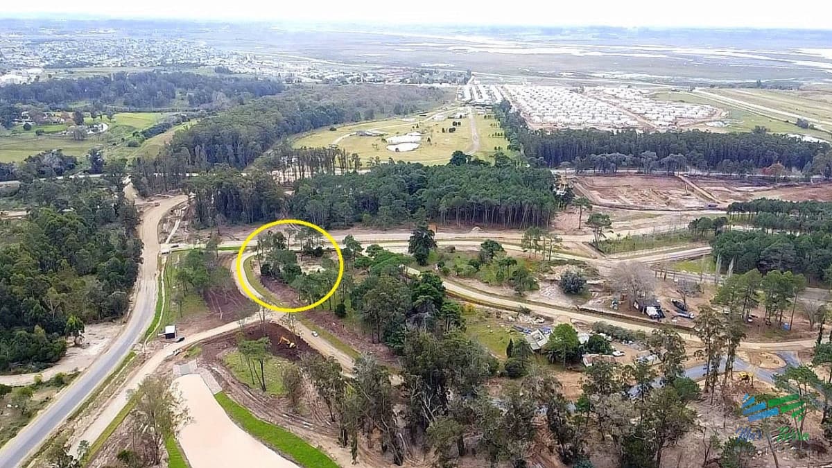 Venta de lote en barrio La Cañada Punta del Este Maldonado