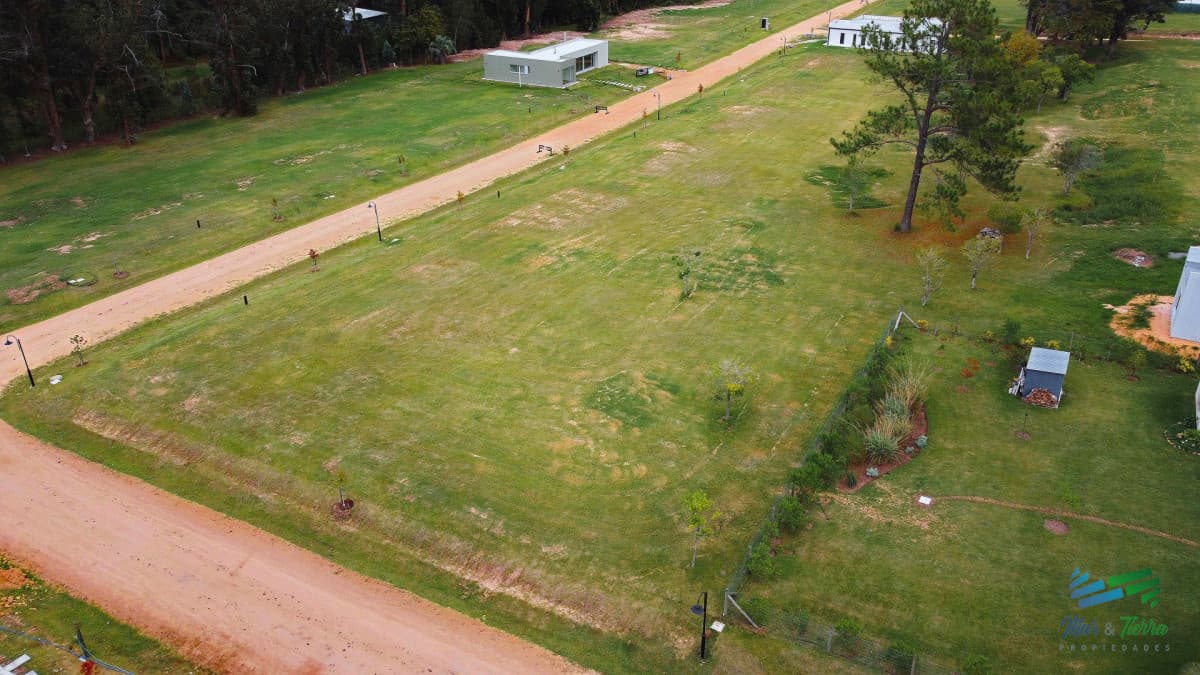 Oportunidad terrenos en Barrio Privado La Jacinta playa Mansa Punta del Este Maldonado