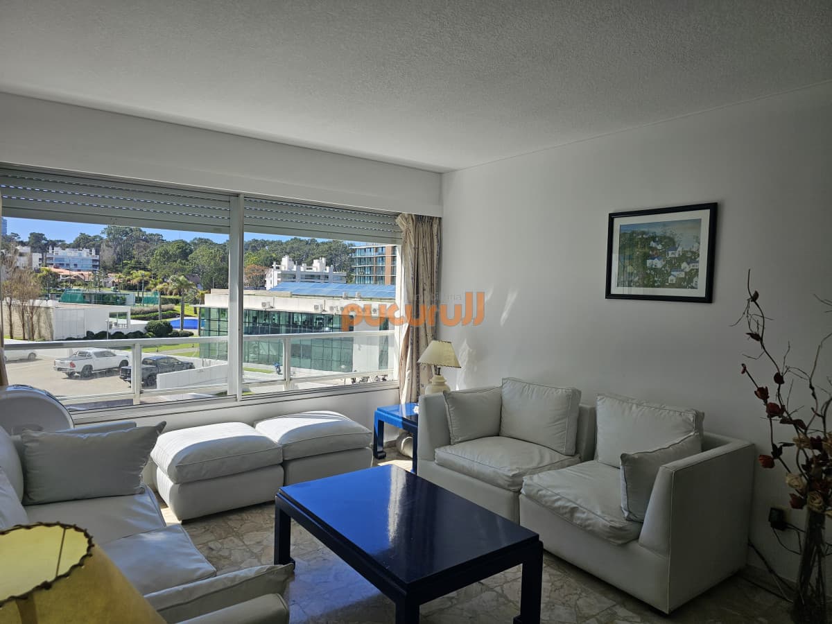 Vendo apartamento 2,5 dormitorios en playa mansa, complejo Lincoln Center, Punta del Este.