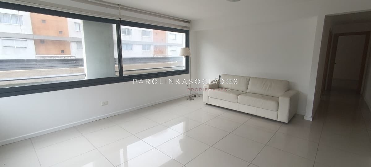 Apartamento en venta de 3 dormitorios en Torres Barcelona, Punta del Este.