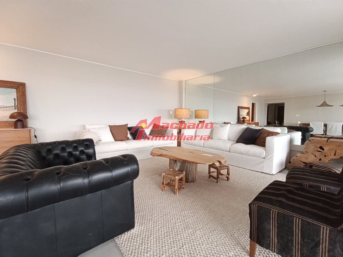 Apartamento frente al Puerto en Península, Punta del Este