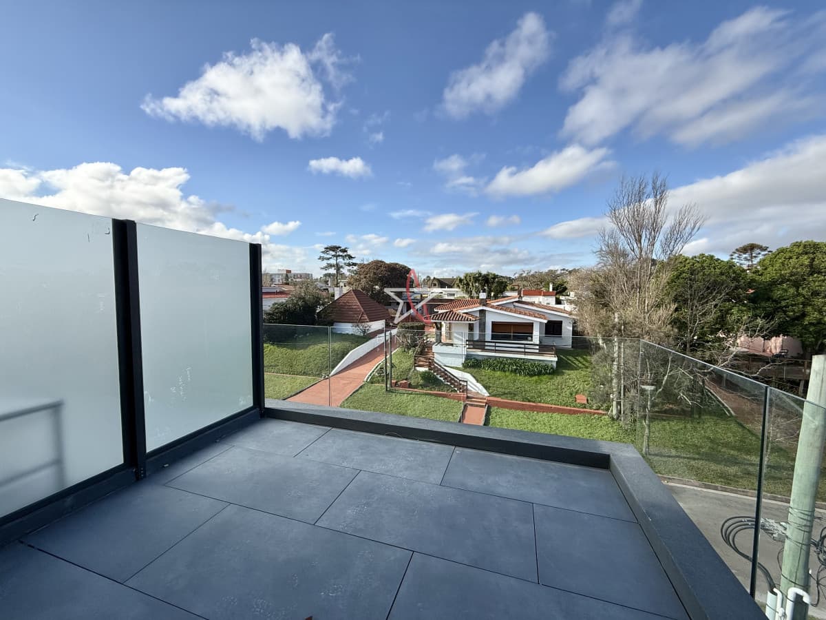 APARTAMENTO, 2 ½ DORMITORIOS, BAÑO, PLAYA MANSA, PUNTA DEL ESTE, VENTA  - Bintang Propiedades