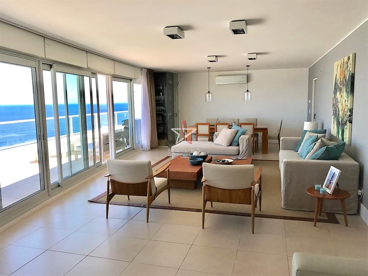 APARTAMENTO PENTHOUSE, 4 DORMITORIOS Y DEPENDENCIA, BRAVA, PUNTA DEL ESTE, VENTA - Bintang Propiedades