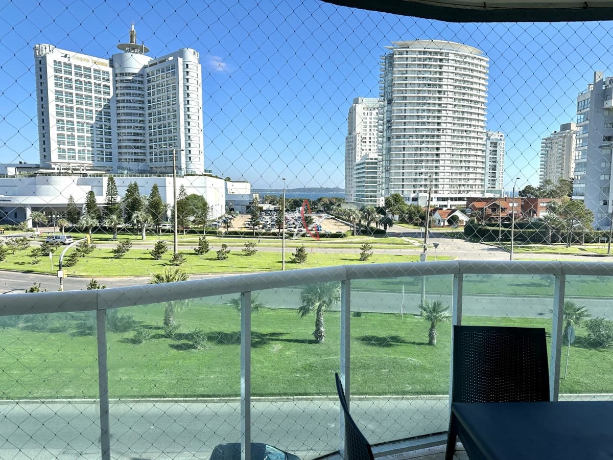 Apartamento, 2 y medio dorm, Punta del Este, ALQUILER - Bintang Propiedades