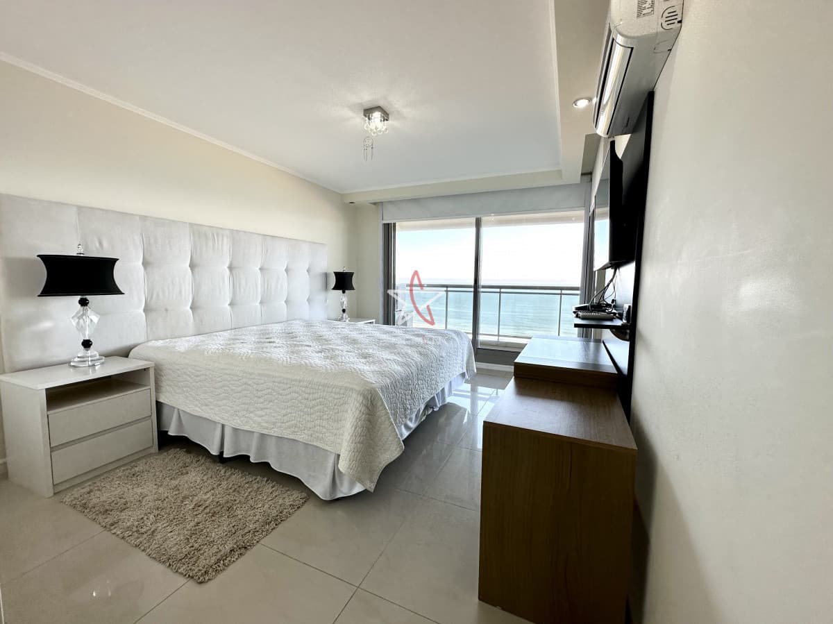 Apartamento, 3 dorm y dep, Punta del Este, Playa Brava, Venta - Bintang Propiedades