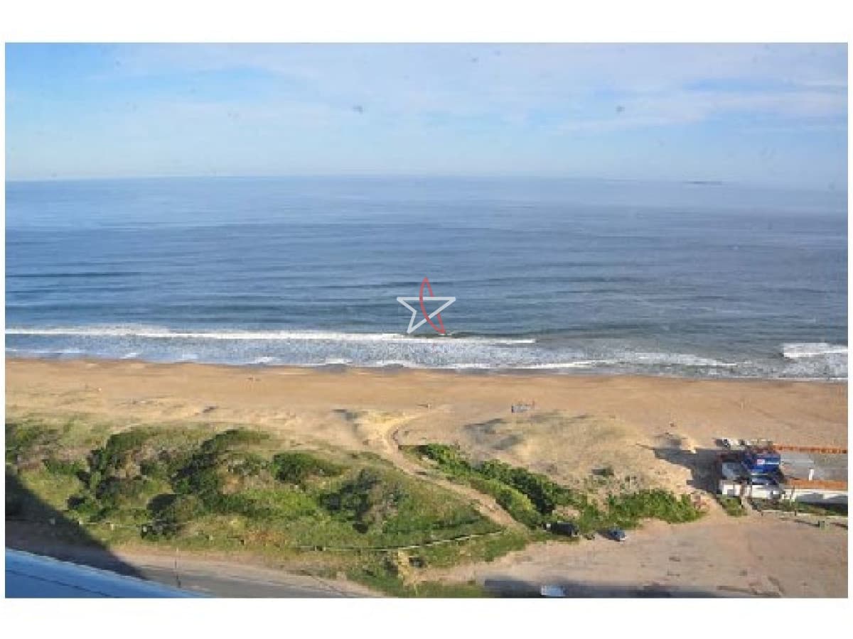 APARTAMENTO, 3DORM EN SUITE MAS SERVICIO, PLAYA BRAVA, PUNTA DEL ESTE, ALQUILER - Bintang Propiedades