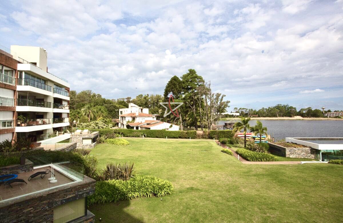 APARTAMENTO, 4 DORM EN SUITE, BILÚ, CARRASCO, VENTA Y ALQUILER - Bintang Propiedades