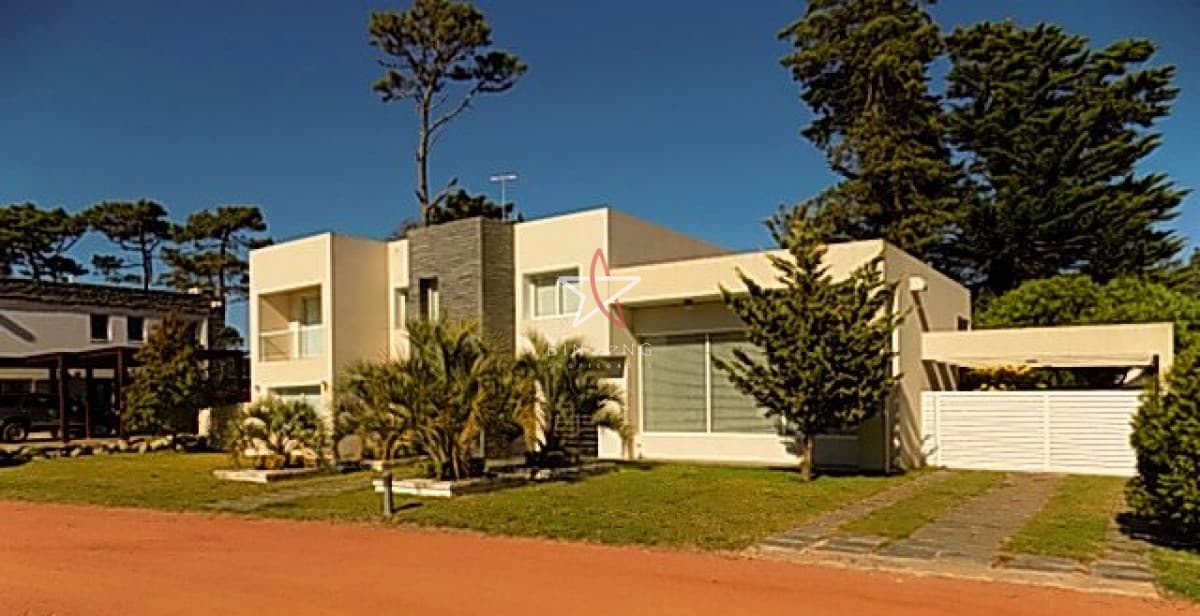 CASA, 4 DORMITORIOS, BARRIO PRIVADO, PUNTA DEL ESTE, VENTA Y ALQUILER - Bintang Propiedades