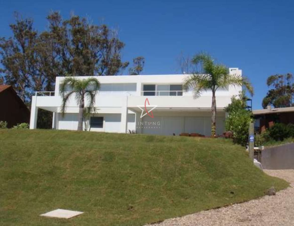 CASA, 4 DORMITORIOS Y DEPENDENCIA DE SERVICIO, PUNTA BALLENA, PUNTA DEL ESTE, ALQUILER - Bintang Propiedades