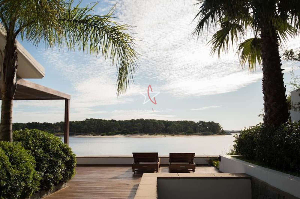 CASA, 5 DORMITORIOS, 4 BAÑOS, LA BARRA, VENTA - Bintang Propiedades
