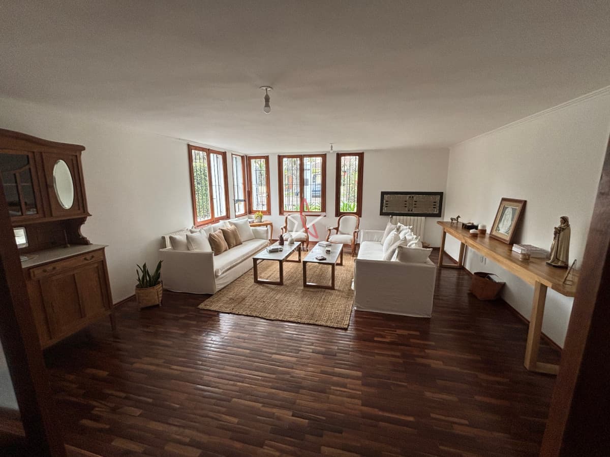 Venta, Casa, Carrasco, 4 Dormitorio, 3 Baños, Fondo, Parrillero - Bintang Propiedades
