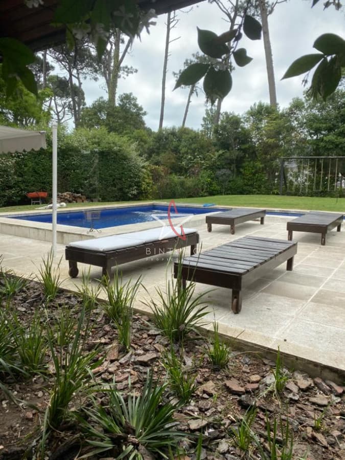 Casa, 4 dorm y dep, Punta del Este, Lugano, Venta - Bintang Propiedades