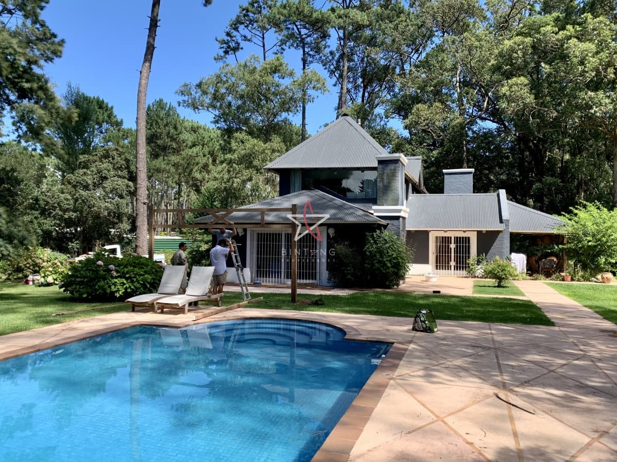 Casa, 4 dorm y dep, Punta del Este, Parque Burnett, Venta  - Bintang Propiedades