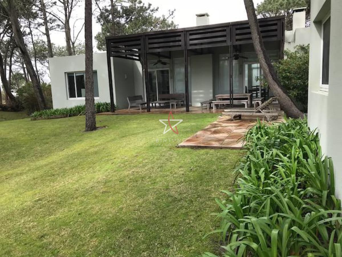 Casa, 3 dorm y dep, Punta del Este, La Barra, Laguna Blanca, Venta y Alquiler - Bintang Propiedades