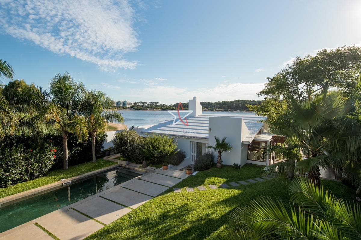CASA, 5 DORMITORIOS, 4 BAÑOS, LA BARRA, VENTA - Bintang Propiedades