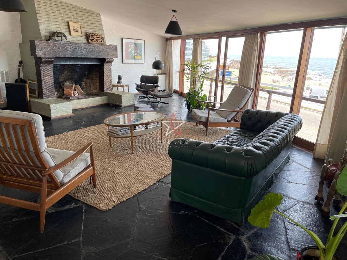 CASA, 5 DORMITORIOS, 5 BAÑOS, PLAYA BRAVA, VENTA - Bintang Propiedades