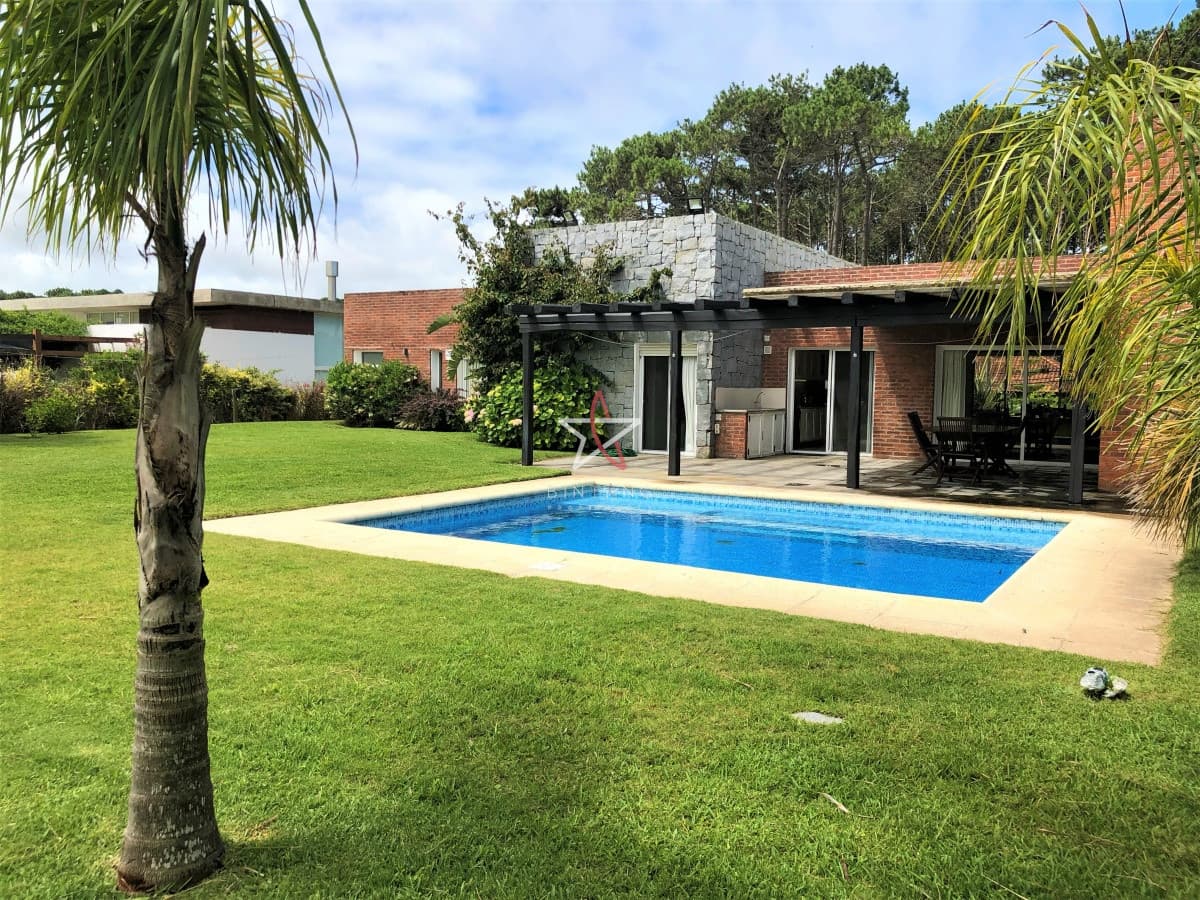 CASA, 3 DORM + DEP DE SERVICIO, RINCÓN DEL INDIO, PLAYA BRAVA, PUNTA DEL ESTE, ALQUILER - Bintang Propiedades