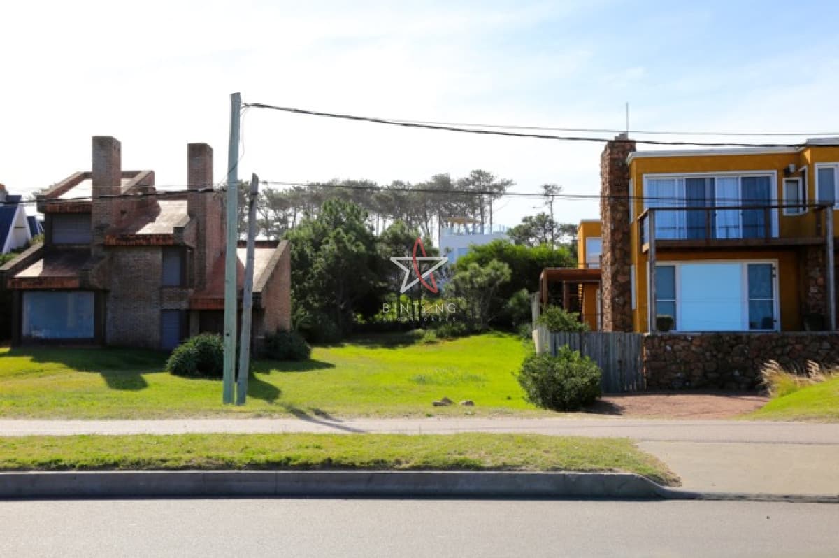 TERRENO, PRIMERA LINEA MAR, FRENTA AL MAR, MONTOYA, LA BARRA, VENTA - Bintang Propiedades