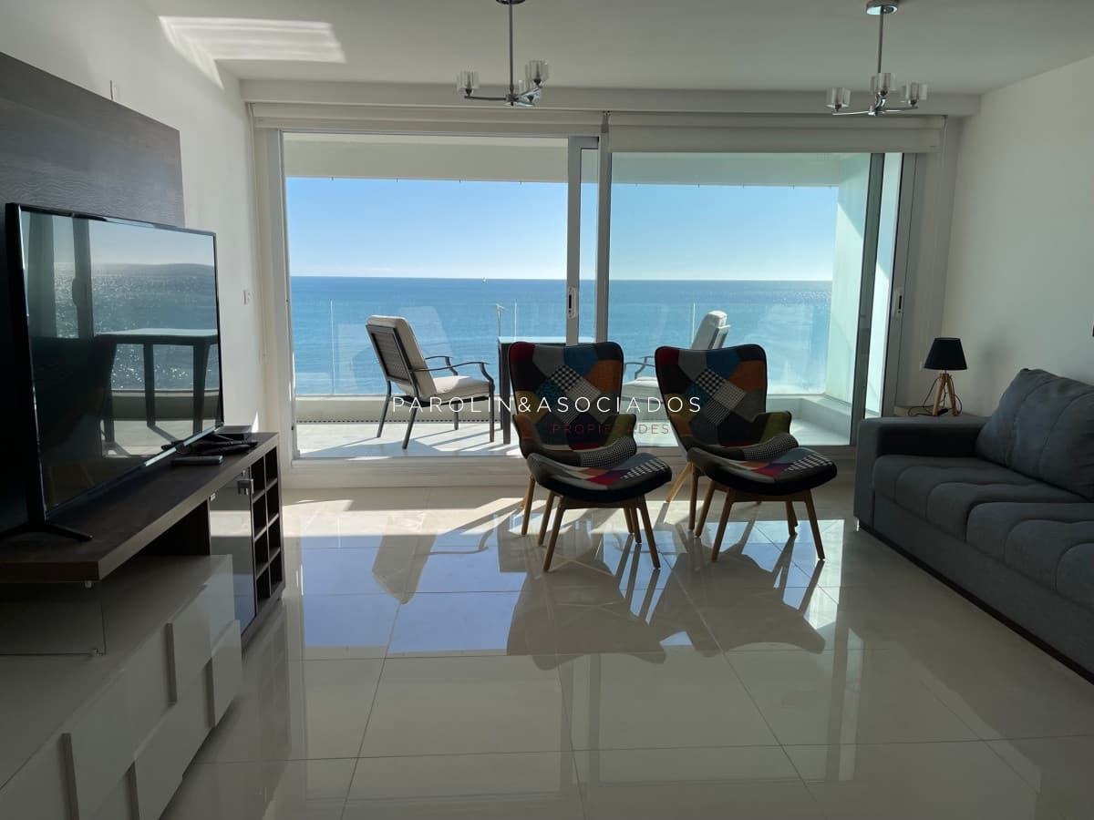 Apartamento, 2 dorm y dep, Penthouse, Playa Mansa, Alquiler Y venta