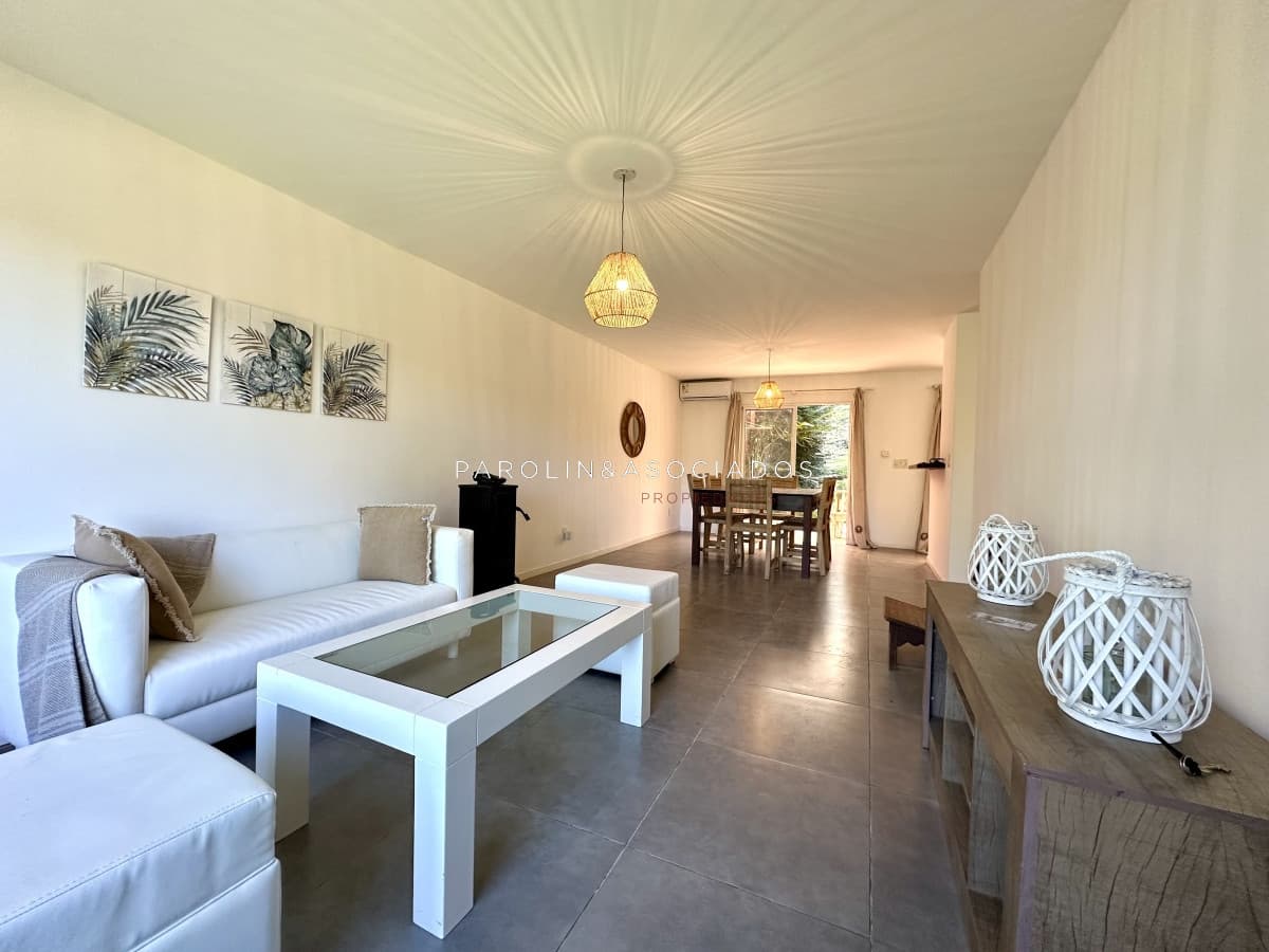 Casa en Venta de 3 Dormitorios en Jardines de Cordoba, Punta del Este