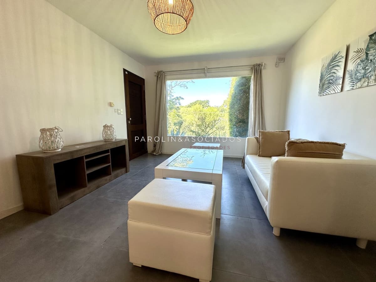 Casa en Venta de 3 Dormitorios en Jardines de Cordoba, Punta del Este