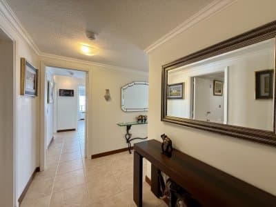 APARTAMENTO EN LINCOLN CENTER 3 DORMITORIOS PLAYA MANSA FRENTE AL MAR  -