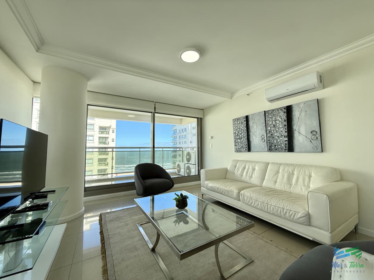 En venta apartamento 2 dormitorios en Imperiale, Playa Brava, Punta del Este
