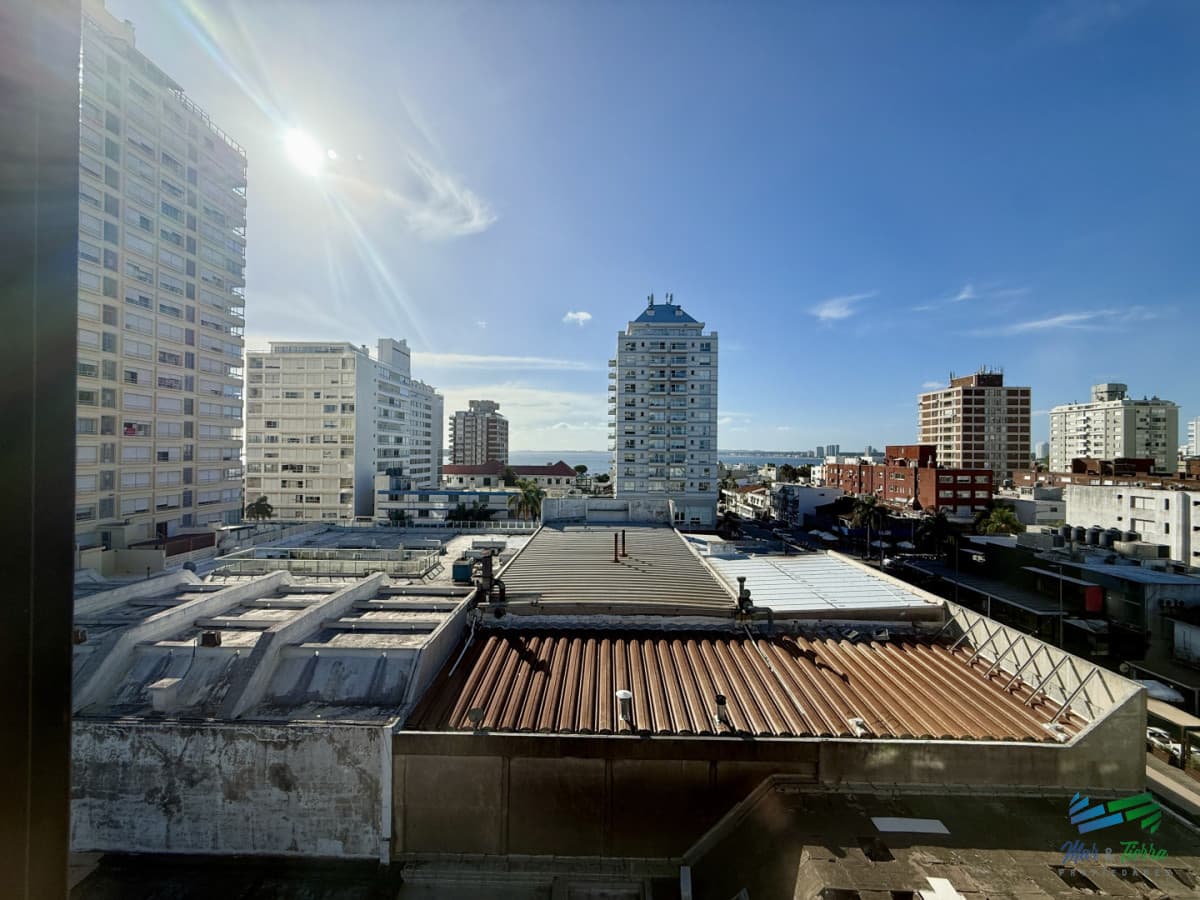 En Venta Amplio Apartamento en Torre Amalfi  Playa Mansa