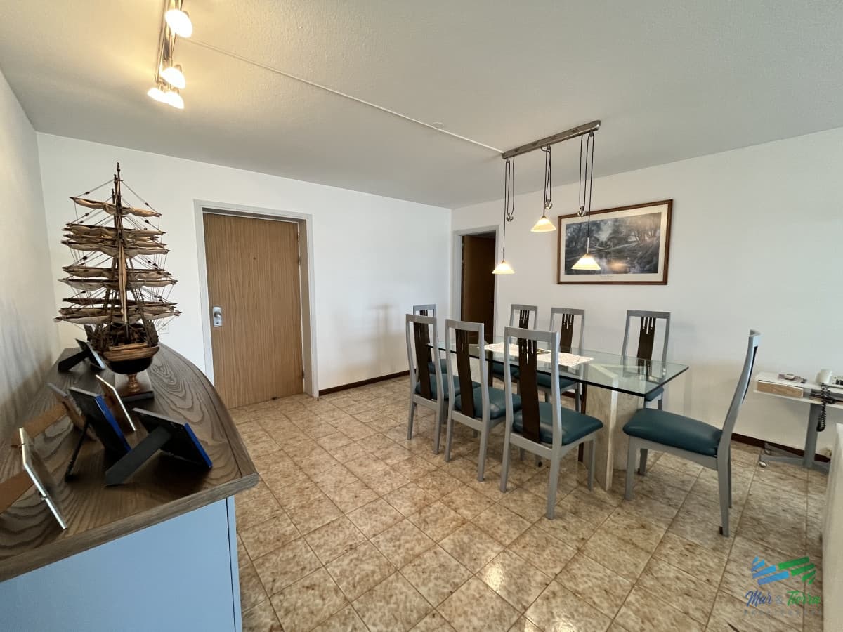 En venta apartamento 3 dormitorios 2 baños en Punta del Este