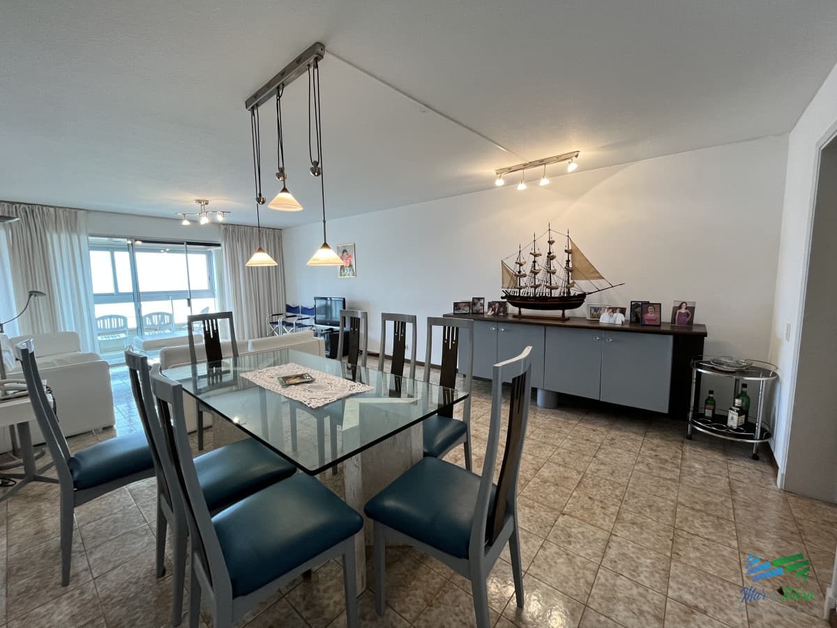 En venta apartamento 3 dormitorios 2 baños en Punta del Este