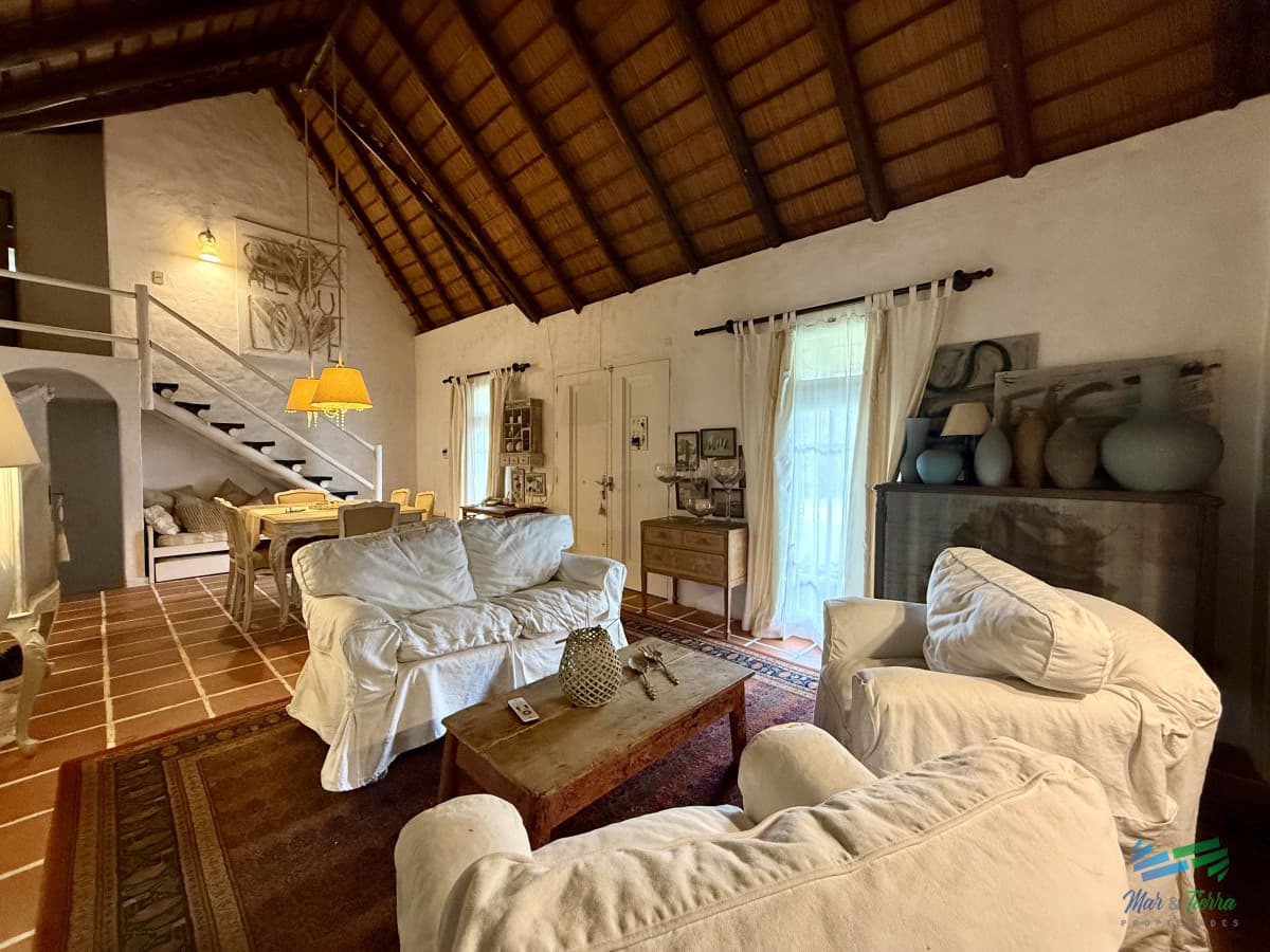 En venta casa 4 dormitorios con piscina en Pinares, Punta del Este