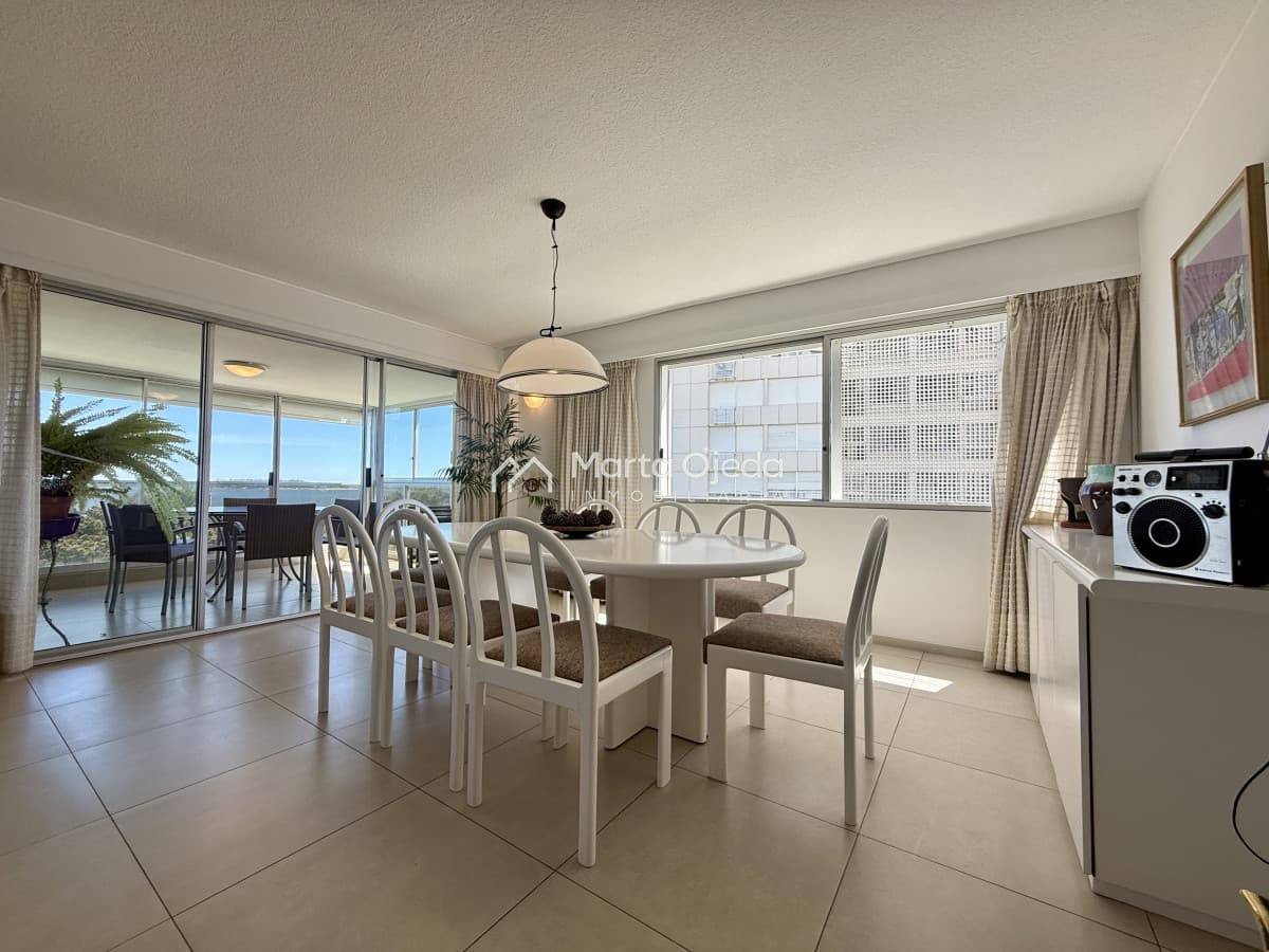 DIVINO IMPECABLE CON SERVICIOS  -