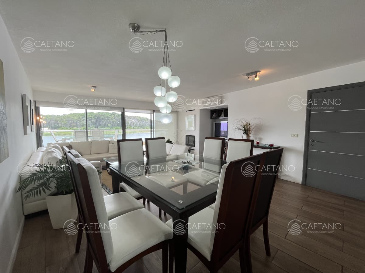Apartamento en venta 3 dormitorios en la Mansa.