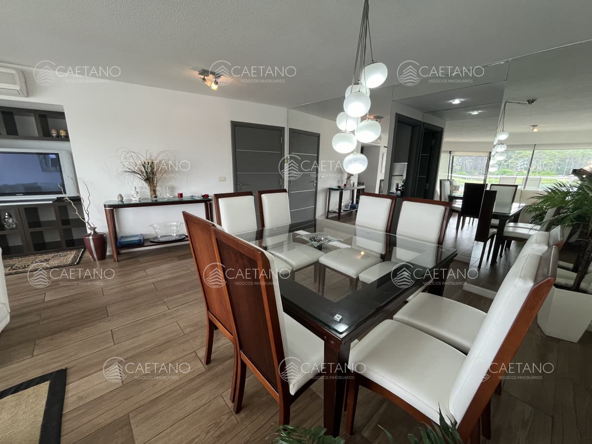 Apartamento en venta 3 dormitorios en la Mansa.