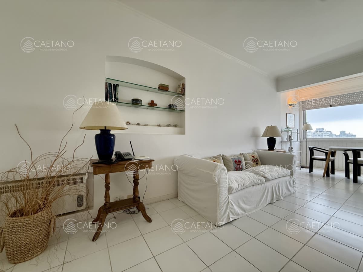 Apartamento en venta en Vanguardia Piso 12  hacia Playa Brava