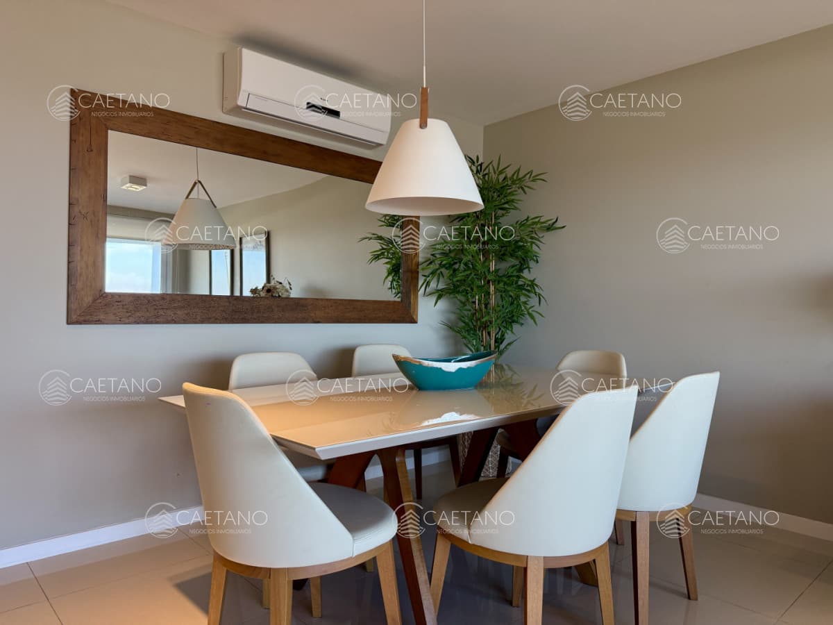Apartamento en Venta en Edificio HORIZONTE  Primera línea sobre Playa Mansa, Parada 20