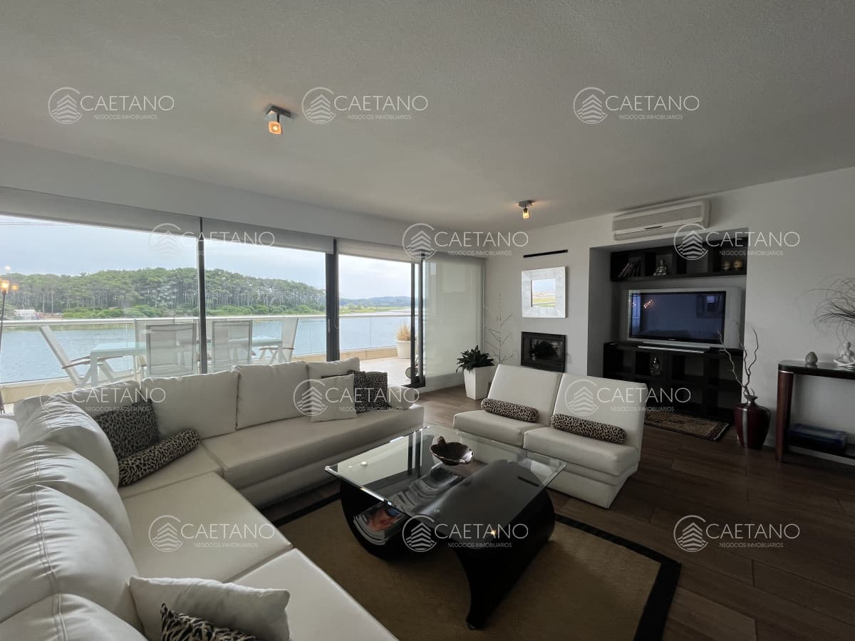 Apartamento en venta 3 dormitorios en la Mansa.