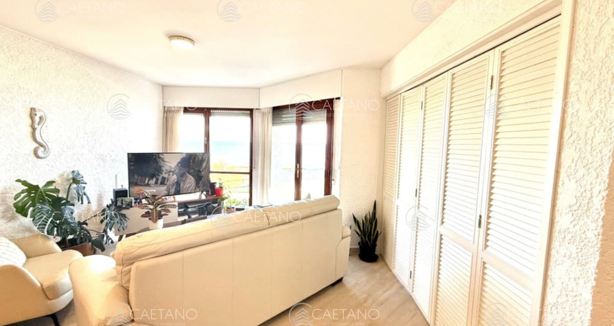 Venta de apartamento primera línea playa mansa