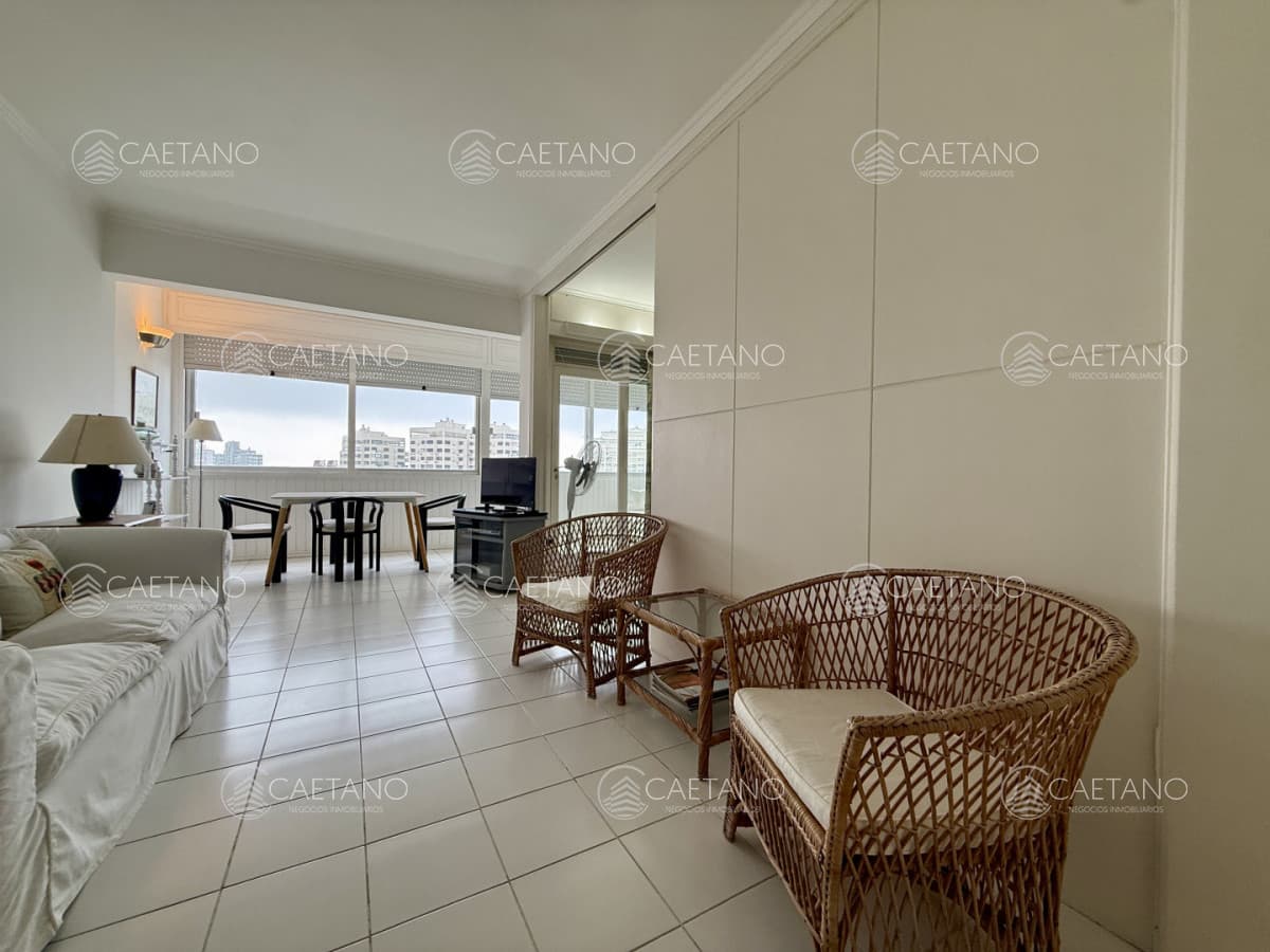 Apartamento en venta en Vanguardia Piso 12  hacia Playa Brava
