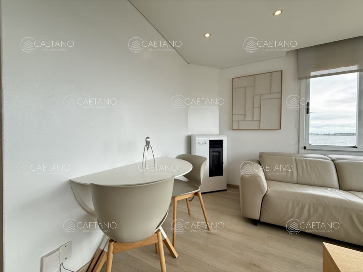 Apartamento en venta en Edificio Dársena frente al puerto de Punta del este